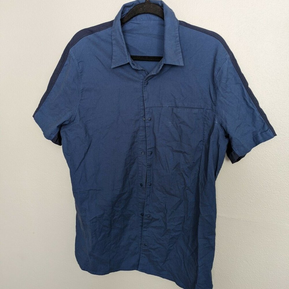 Lululemon Mens Navy Blue Collared Short Sleeve Snap Button Up Shirt Size Large